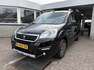 Peugeot Partner Tepee 1.2 110pk Style Navigatie