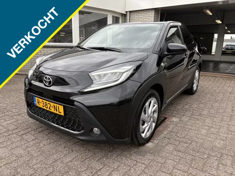 Toyota Aygo X 1.0 VVT-i MT first