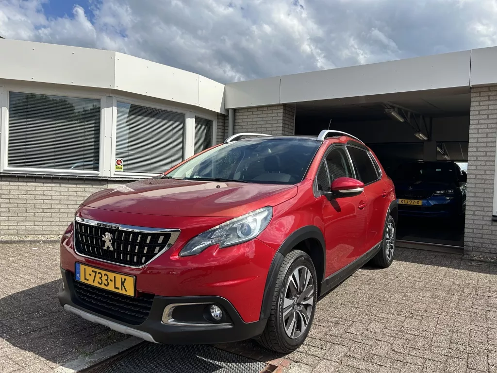 Peugeot 2008 1.2 110pk Allure Navi / Pano Dak