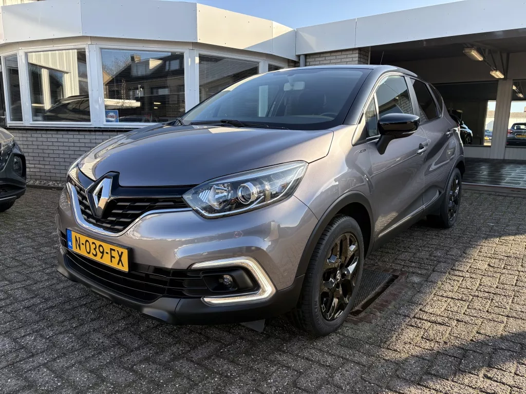 Renault Captur 0.9 TCe 90pk Limited / Navigatie